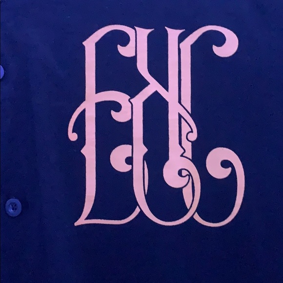 V-neck Empire Kings button up - Picture 2 of 6